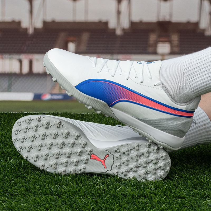 PUMA彪马足球鞋新款潮流男鞋运动鞋轻便透气训练鞋 107879-02