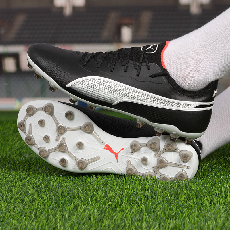 彪马KING ULTIMATE 3.0 MG短钉人草足球鞋 107252-01